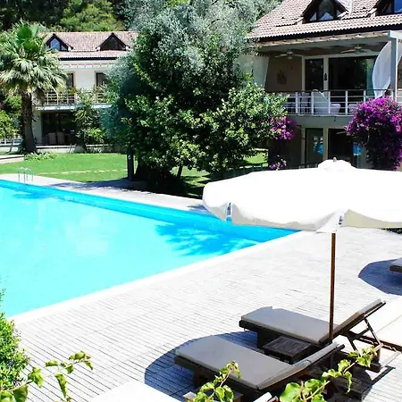 Aquamarine Garden Daire