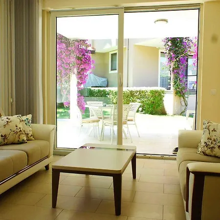 Aquamarine Garden شقة